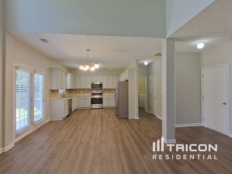 Building Photo - 733 Winbrook Dr