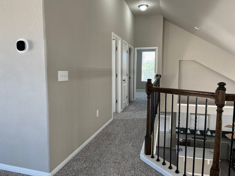 2nd Floor - 3240 E Whitestone Blvd