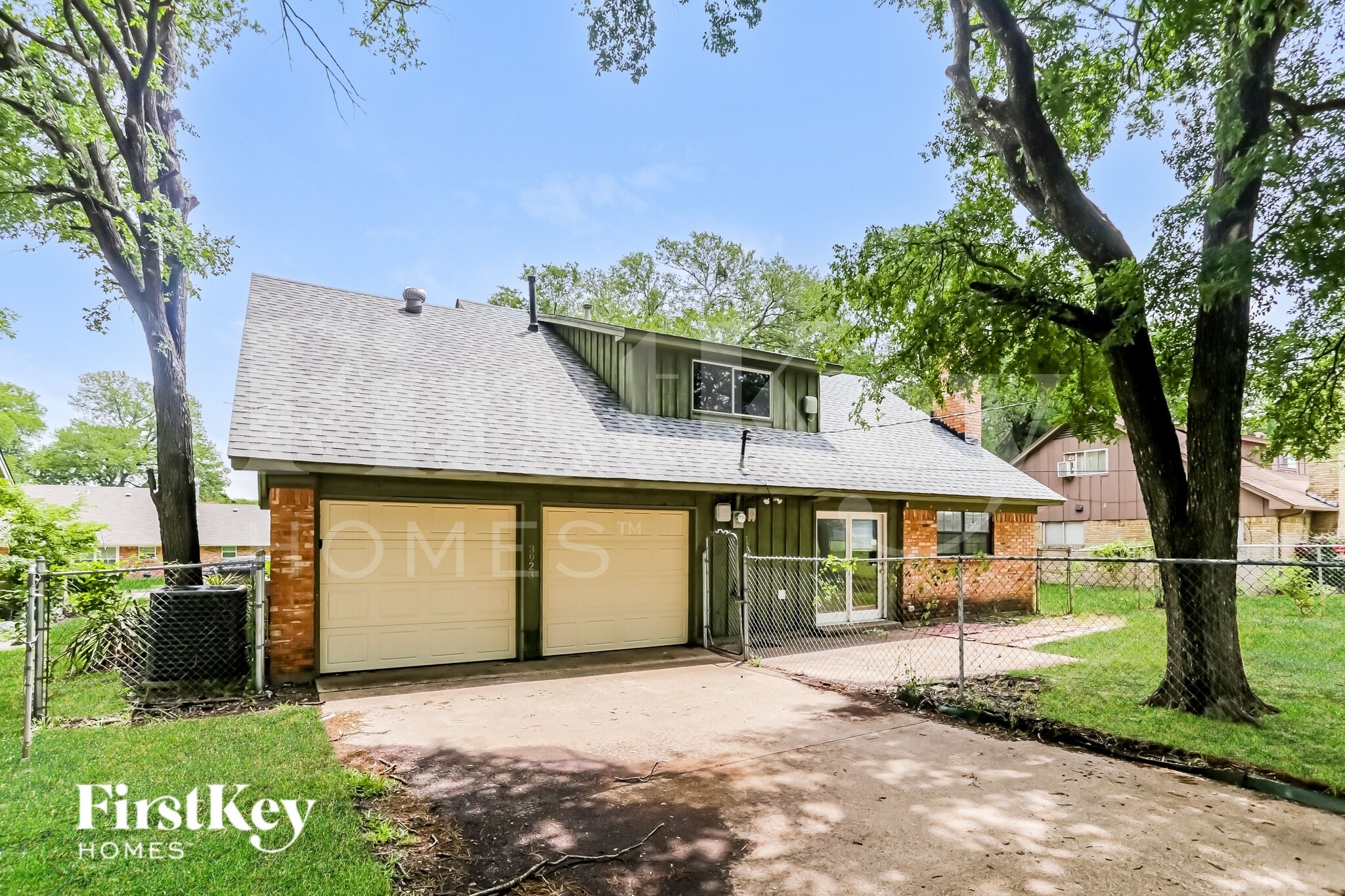 Building Photo - 3923 Treeline Dr