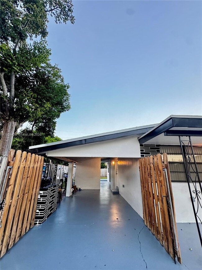 Building Photo - 6137 Dewey St