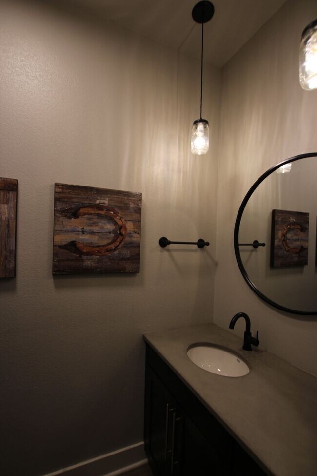 Building Photo - The Cannery Lofts - R5 (Furnished)