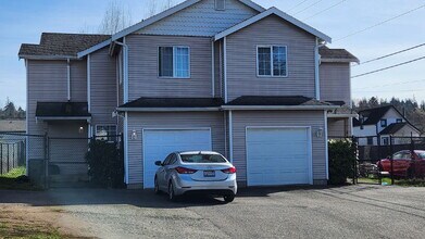 Building Photo - 4-Bedroom Townhome Minutes from Barkley Village, I-5 and Whole Foods