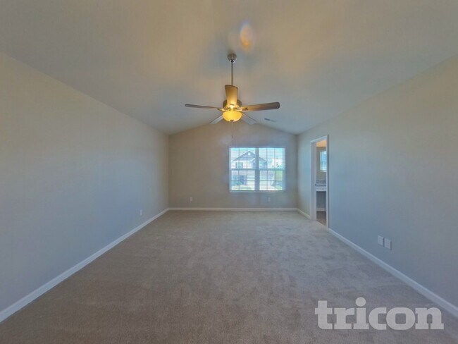 Building Photo - 2124 Southlea Dr