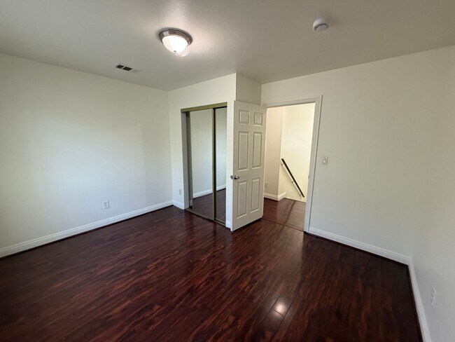 Building Photo - 79(633)