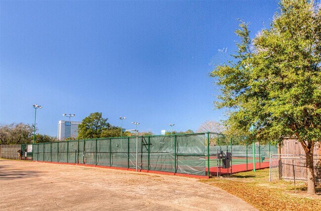 Building Photo - 2602 Briarbrook Dr