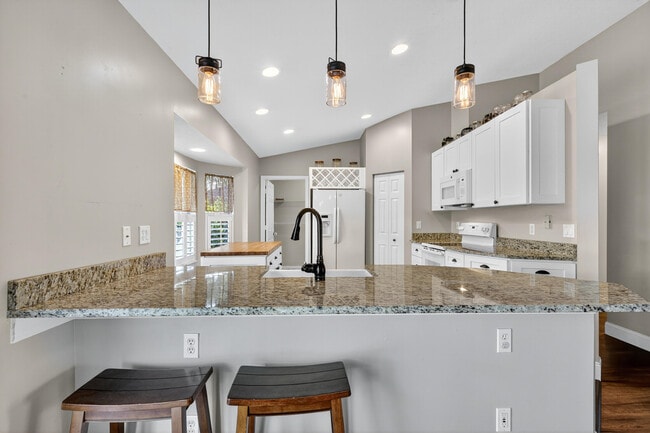 Building Photo - 151 Monterey Way