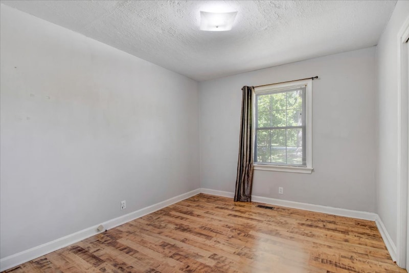 Building Photo - 1506 Boyette Dr