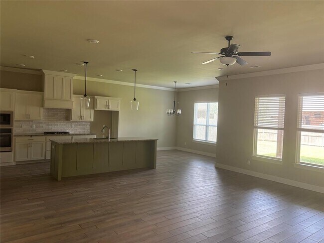 Building Photo - 8505 NW 110th St