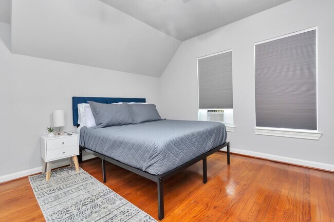 Building Photo - 3315 Rosedale St