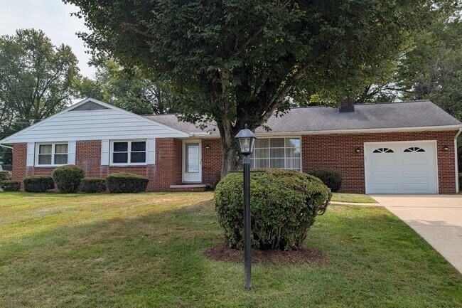Building Photo - BEL AIR - GREEN VALLEY MANOR
