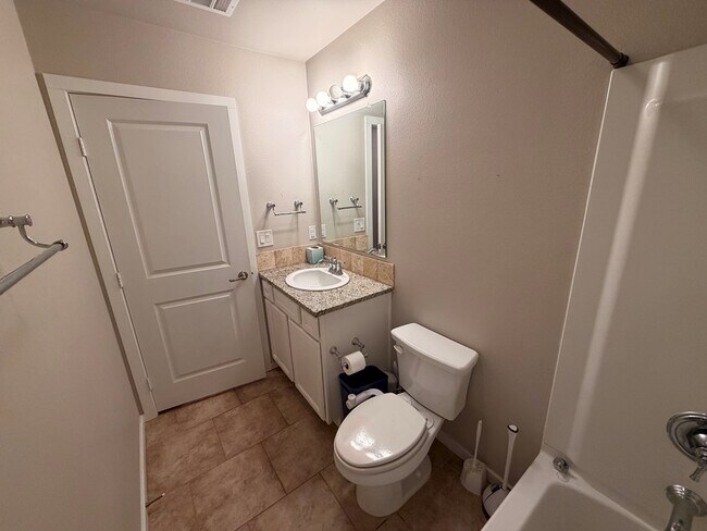 Building Photo - 1109 Wagon Wy.