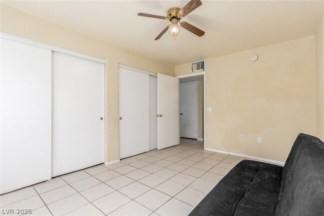 Building Photo - 5710 E Tropicana Ave