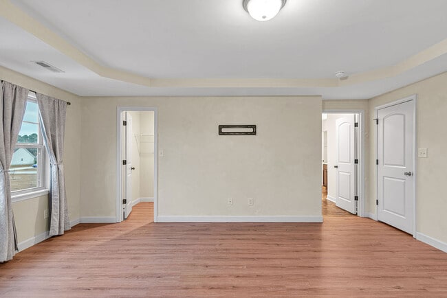 Building Photo - 303 Channel Run Ln