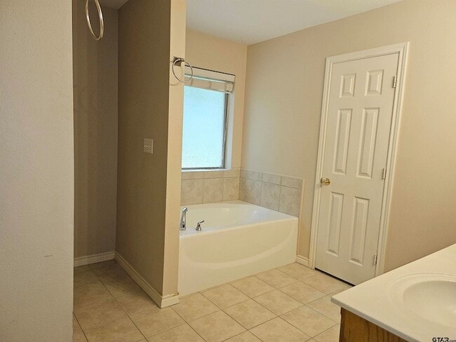 Building Photo - 9382 Gaelic Hills Dr
