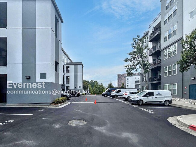 Building Photo - 747 Ralph McGill Blvd NE