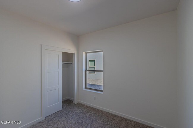 Building Photo - 500 E San Antonio Ave