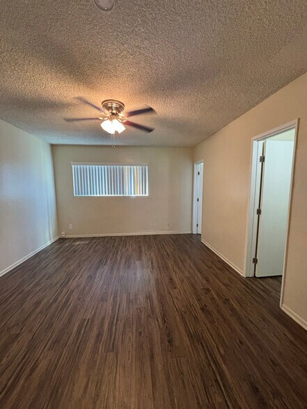 Building Photo - 909 S Citron St