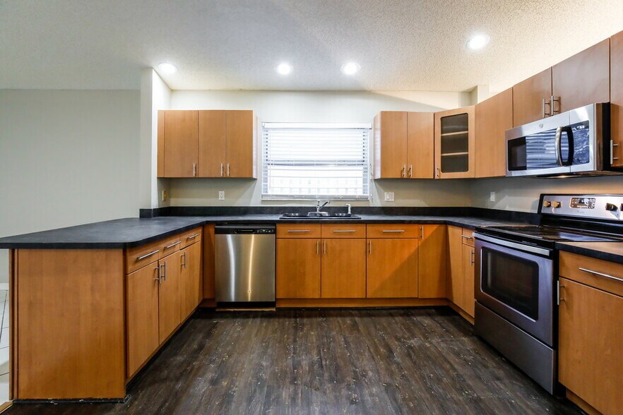 Building Photo - 3130 Salinas Way