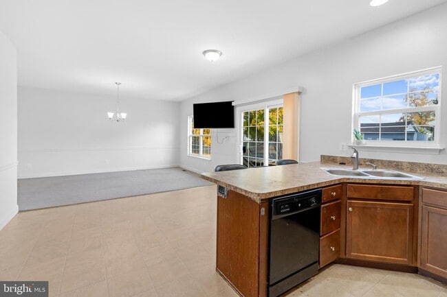 Building Photo - 607 Wildel Ave