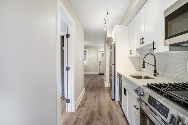 Building Photo - 1526 2nd St SW