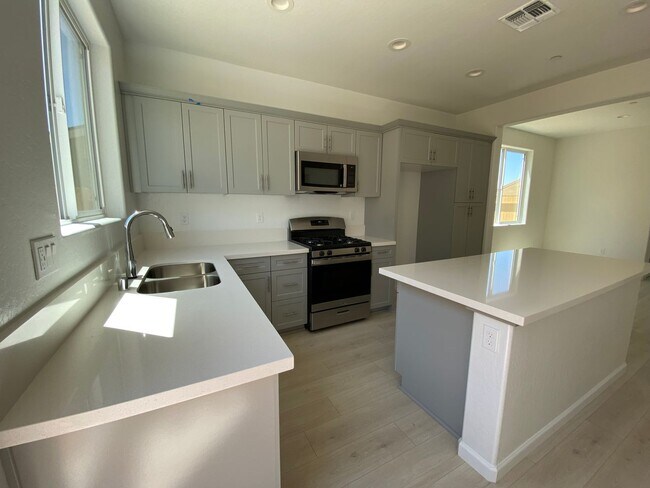 Building Photo - Spacious 4-Bedroom New Build in Prime Nort...