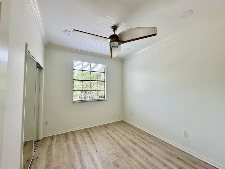 Building Photo - 15031 Summit Pl Cir