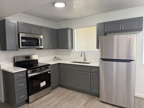 Building Photo - 1 Bedroom Phx. Apartment