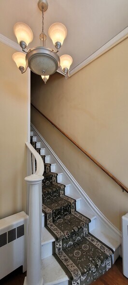 463 W. Church Front Foyer - 463 W Church St