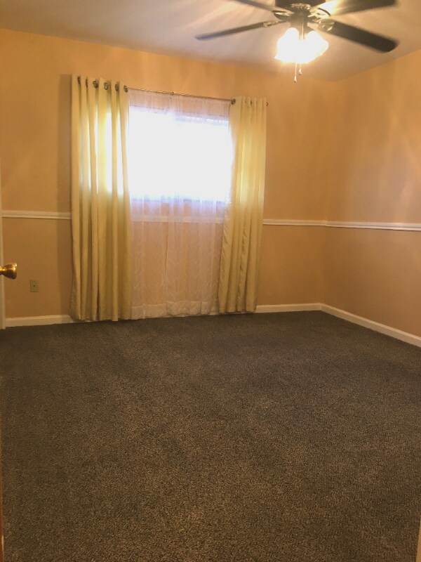 Building Photo - 304 SW 2nd St