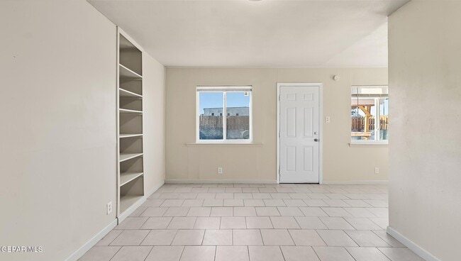 Building Photo - 513 Gilmore Way