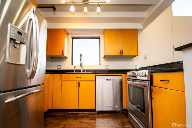 Building Photo - 139 Welsh St