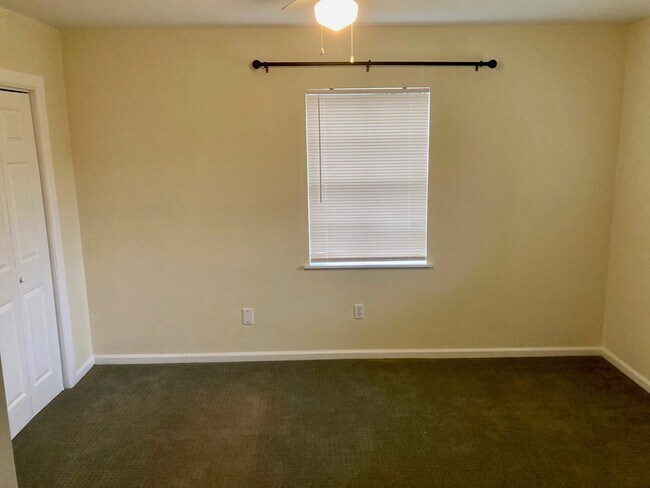 Building Photo - 103 Trout Ave