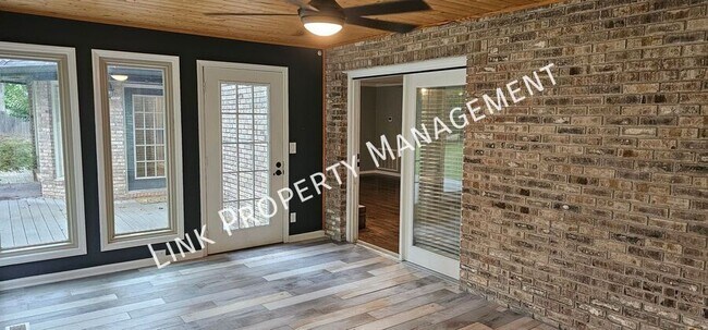 Building Photo - 7701 Elizabeth Way Dr