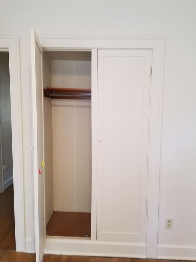 Building Photo - N. 25th Ave 2 bedroom Craftsman w/basement