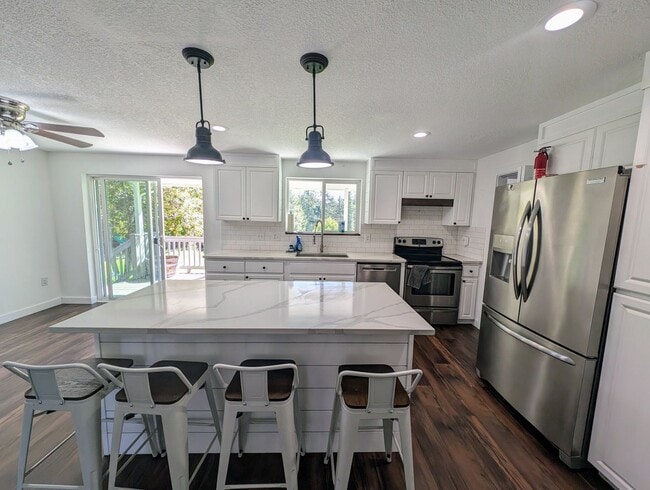 Building Photo - Large 4 Bedroom Home for rent in PO - Over Two Acres and Room to Roam!