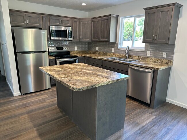 Building Photo - 5824 Norcroft Dr