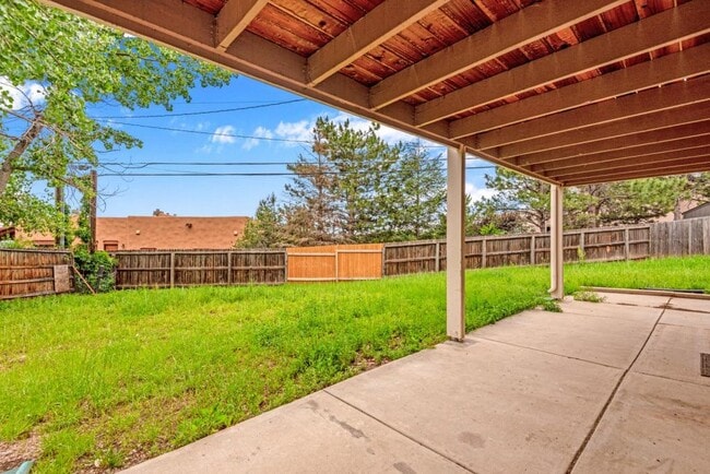 Building Photo - 703 Orion Dr