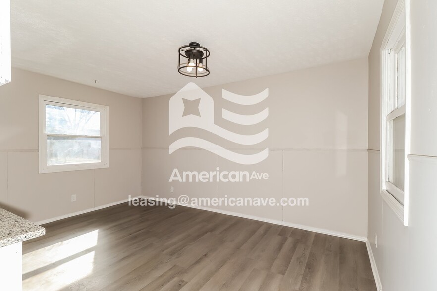 Building Photo - 3905 Ford St