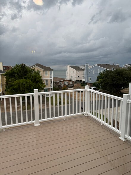 Building Photo - 4485 Ocean View Ave