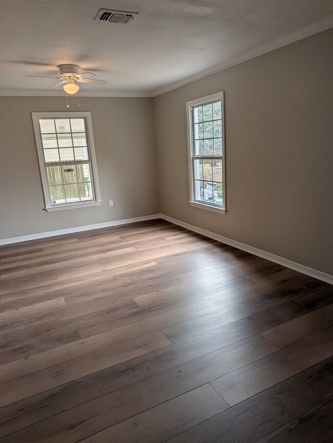 Building Photo - 2109 8th St