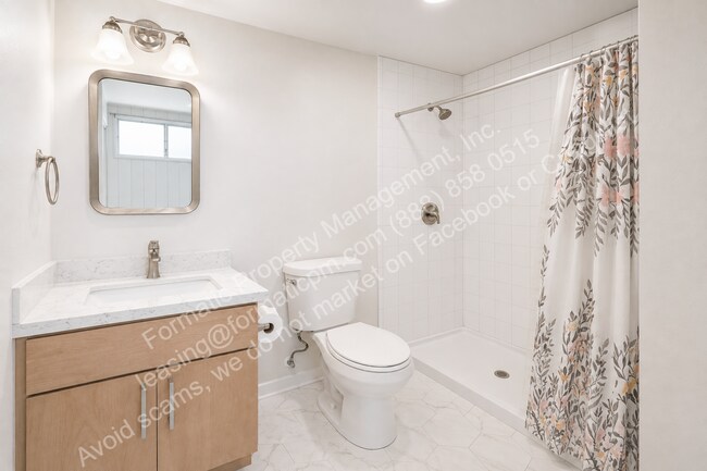 Building Photo - 3018 Alencastre Pl