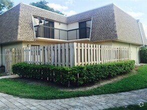 Building Photo - 8205 SW 23rd Ct