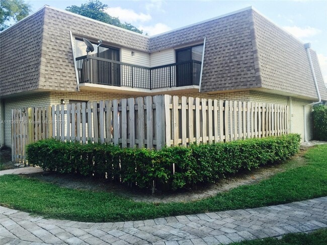Primary Photo - 8205 SW 23rd Ct