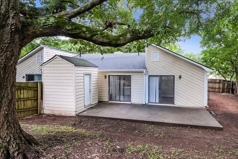 Building Photo - 5009 Hawthorne Ct