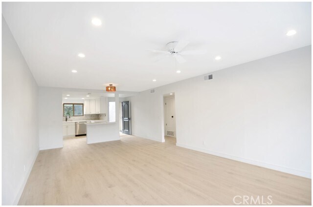 Building Photo - 31402 W Nine Dr