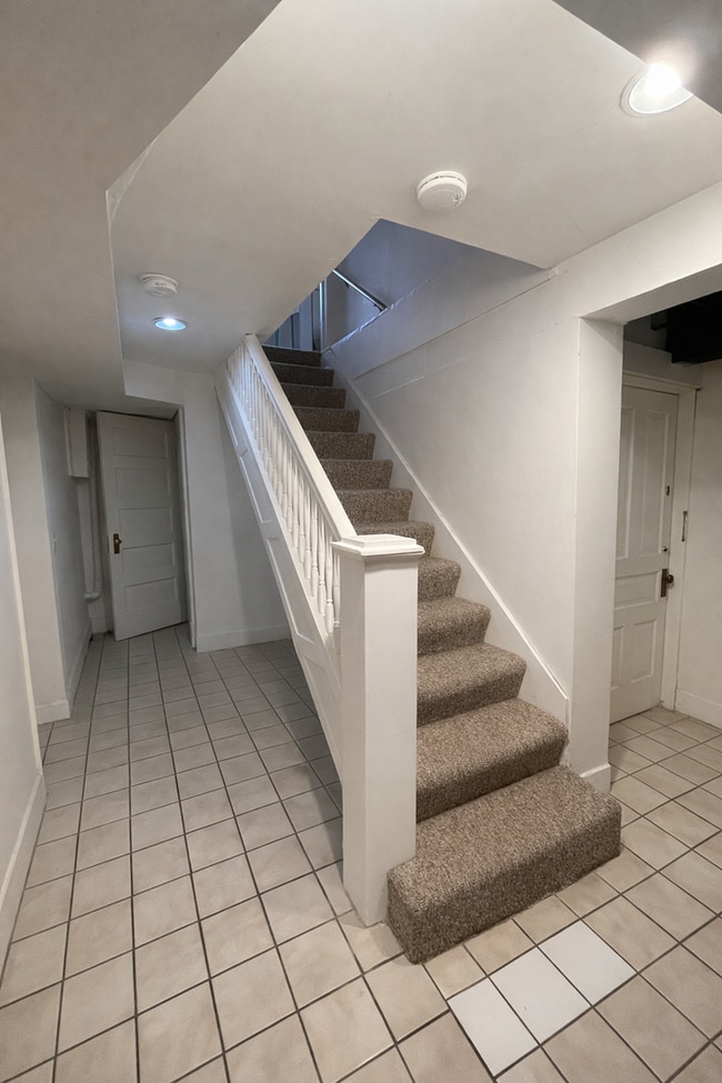 Building Photo - 1803 Hill St