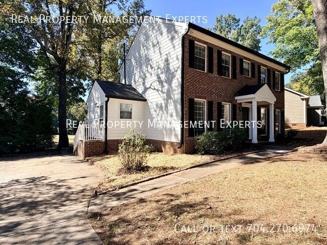 Building Photo - 8509 Golf Ridge Dr