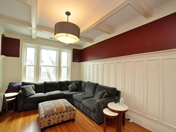 Building Photo - 497 Boylston St