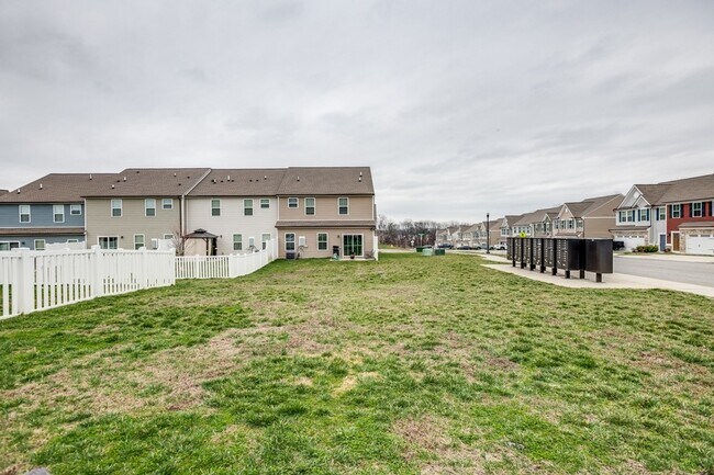 Building Photo - 1232 Savannah Ave