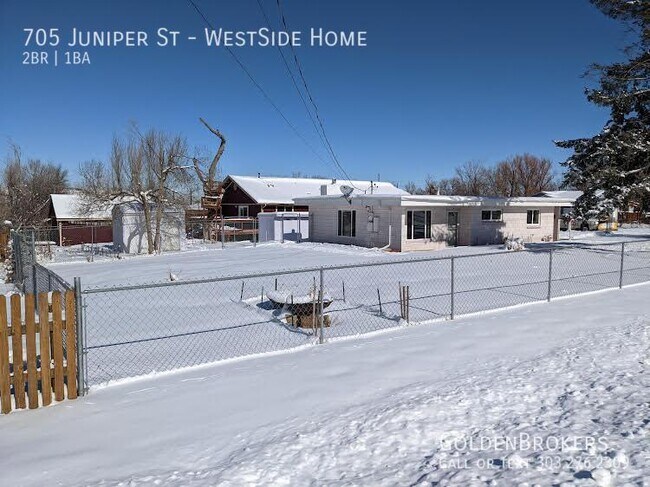 Building Photo - 705 Juniper St